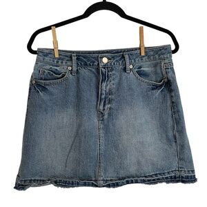 Banana Republic Denim Mini Skirt, Women’s Size 6